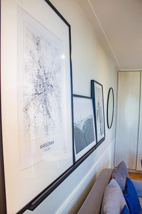 Central Apartment With Balcony And Views, Old Town, Metro Warschau Buitenkant foto