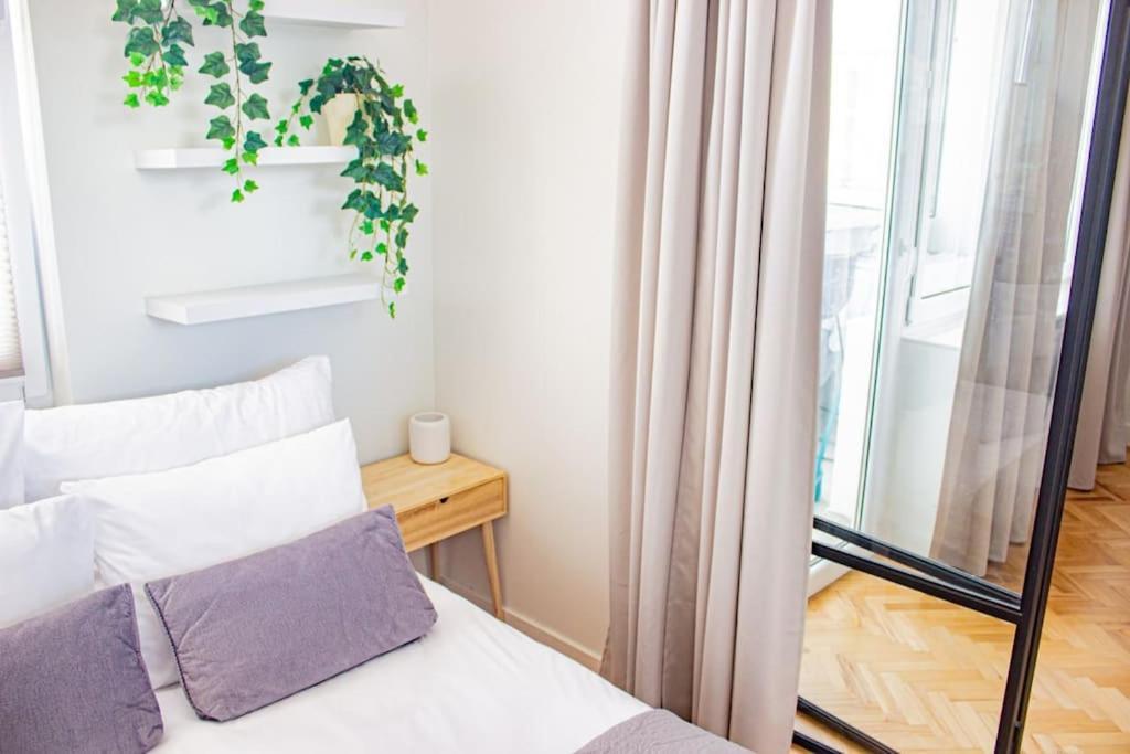 Central Apartment With Balcony And Views, Old Town, Metro Warschau Buitenkant foto